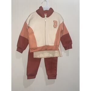 DKNY 3T NWT Athletic 3 Piece Fleece Zip Sweatshirt Hoodie Jogger Set Fall Winter